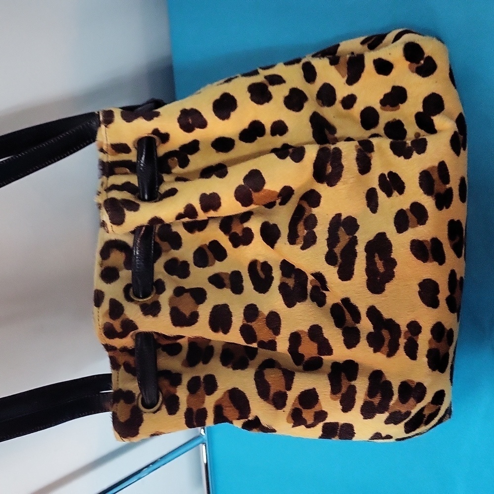 Morris Moskowitz Leather Bucket Bag - Picture 8 of 15